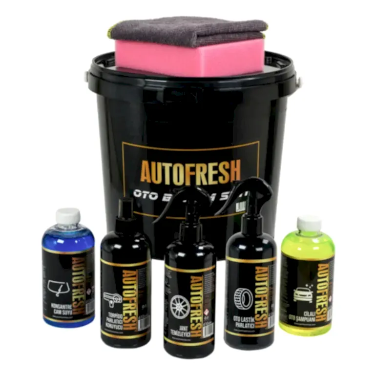 Autofresh oto yıkama seti, jant temizleyici, torpido parlatıcı, lastik parlatıcı, cilalı şampuan ve cam suyu içeren 8 parçalı set.