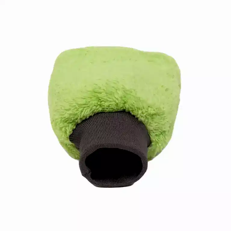 Mikrofiber oto yıkama eldiveni, yeşil renkli, astarlı araç cilalama ve temizleme için ideal.